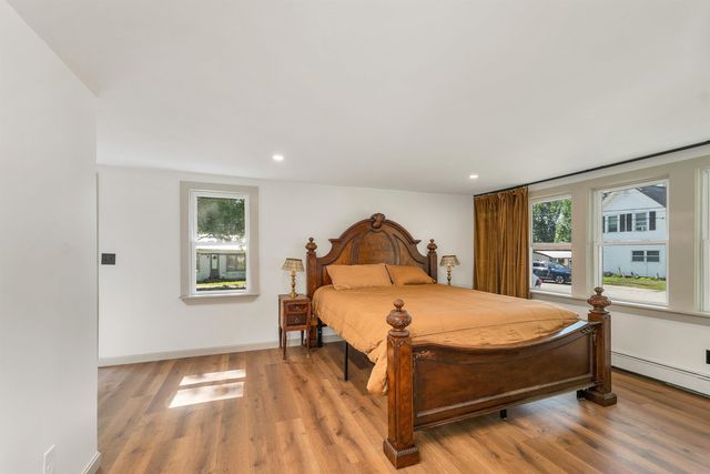 28 Mount Vernon Street, Farmington, NH 03835
