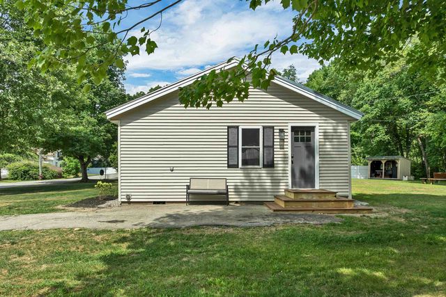 28 Mount Vernon Street, Farmington, NH 03835