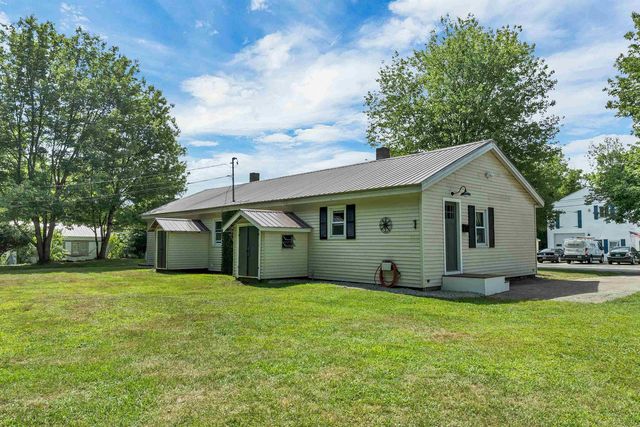 28 Mount Vernon Street, Farmington, NH 03835