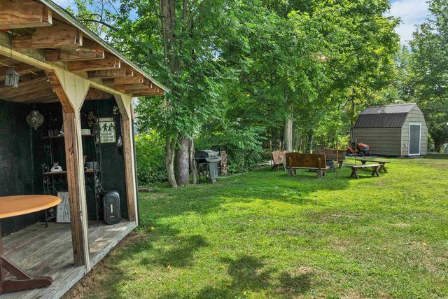 28 Mount Vernon Street, Farmington, NH 03835