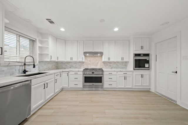 6010 Rutherglenn Drive, Houston, TX 77096