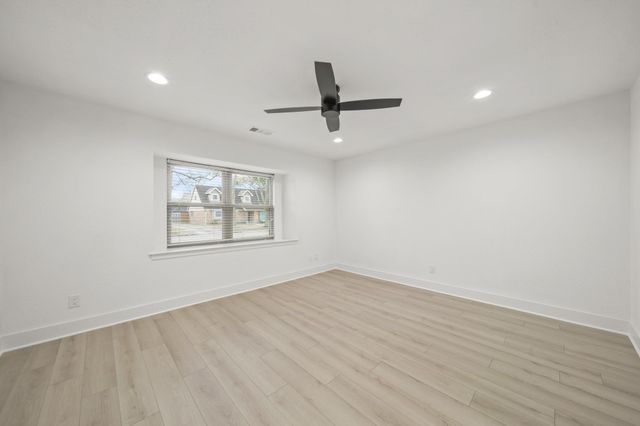 6010 Rutherglenn Drive, Houston, TX 77096