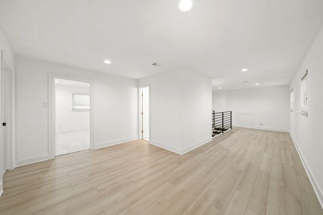 6010 Rutherglenn Drive, Houston, TX 77096