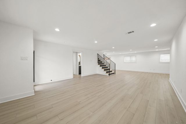 6010 Rutherglenn Drive, Houston, TX 77096