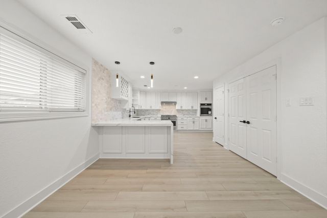 6010 Rutherglenn Drive, Houston, TX 77096