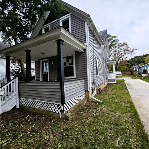 121 4th Street, Libertyville, IL 60048