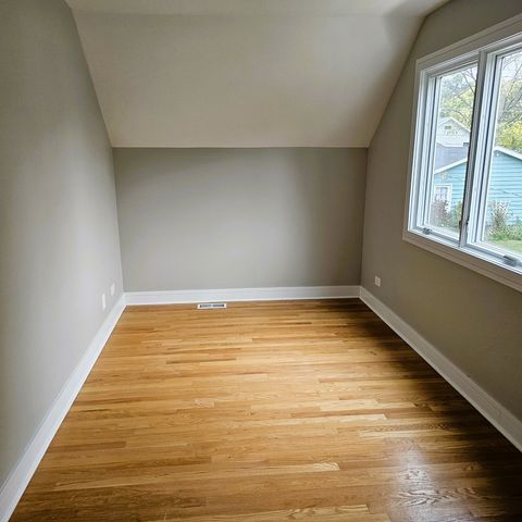 121 4th Street, Libertyville, IL 60048