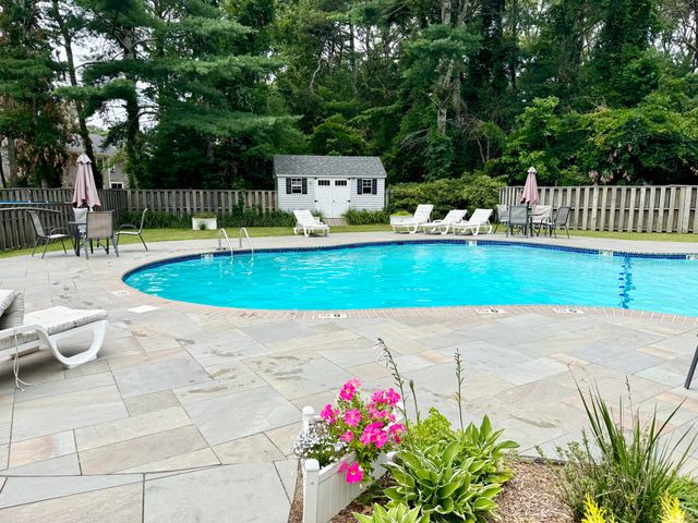 300 Falmouth Road APT 7D, Mashpee, MA 02649