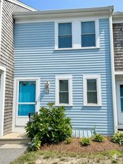 300 Falmouth Road APT 7D, Mashpee, MA 02649