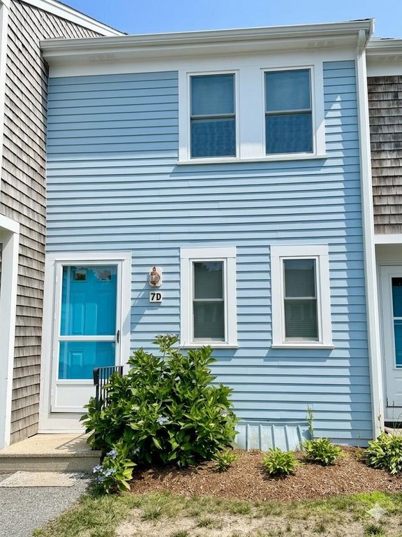 300 Falmouth Road APT 7D, Mashpee, MA 02649