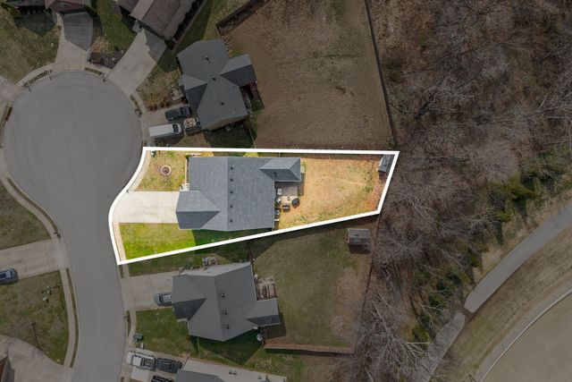 2204 Killington Dr, Clarksville, TN 37040