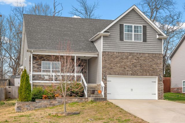 2204 Killington Dr, Clarksville, TN 37040