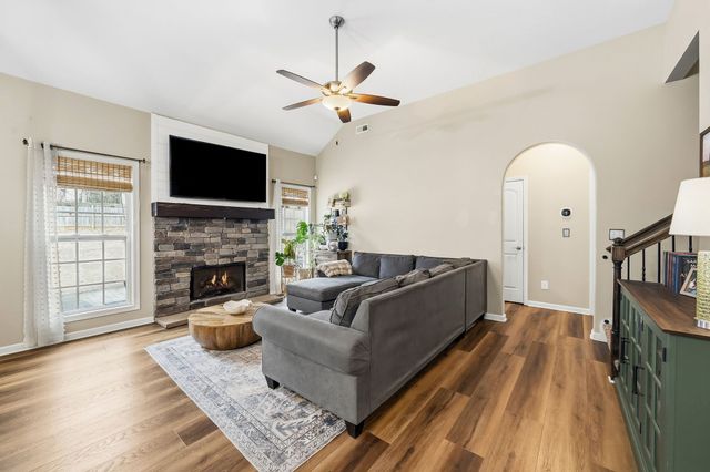 2204 Killington Dr, Clarksville, TN 37040