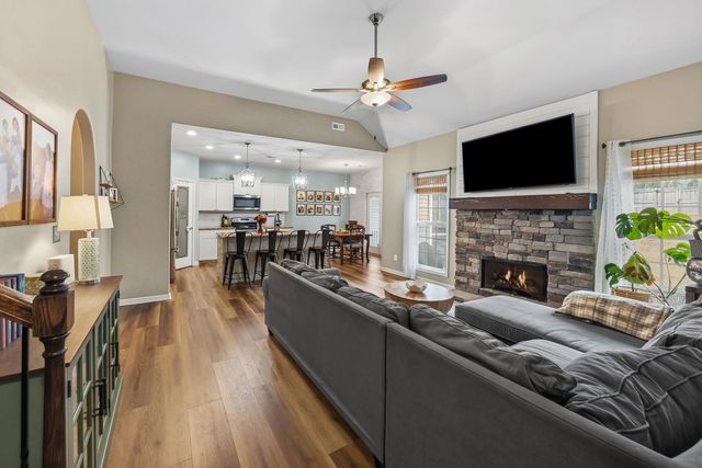 2204 Killington Dr, Clarksville, TN 37040