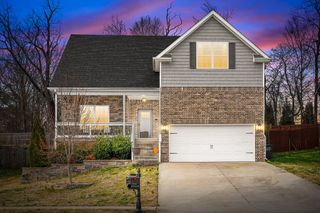 2204 Killington Dr, Clarksville, TN 37040