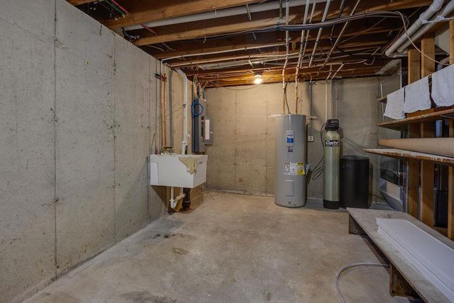 1214 Bay Ridge Road, Madison, WI 53716