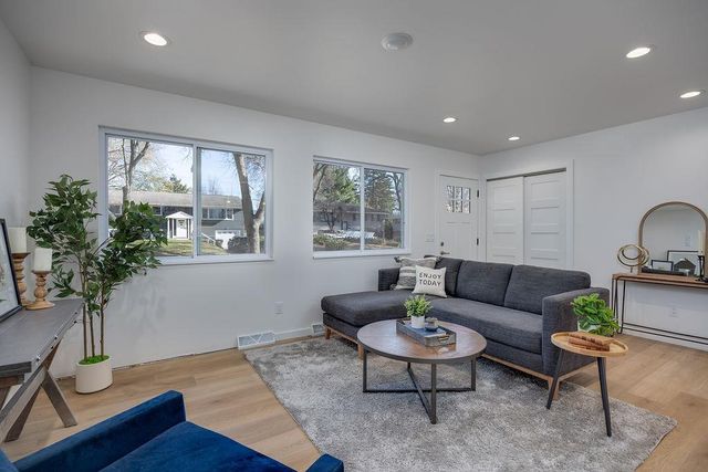 1214 Bay Ridge Road, Madison, WI 53716