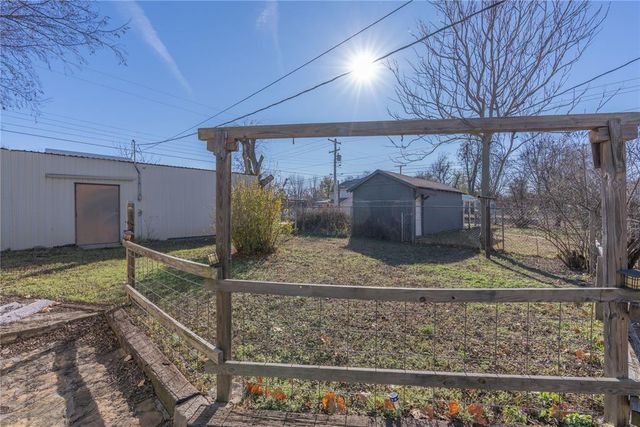 1425 S 14th Street, Chickasha, OK 73018