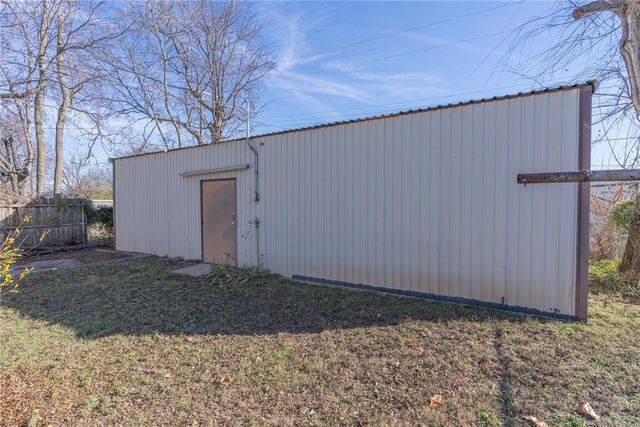 1425 S 14th Street, Chickasha, OK 73018