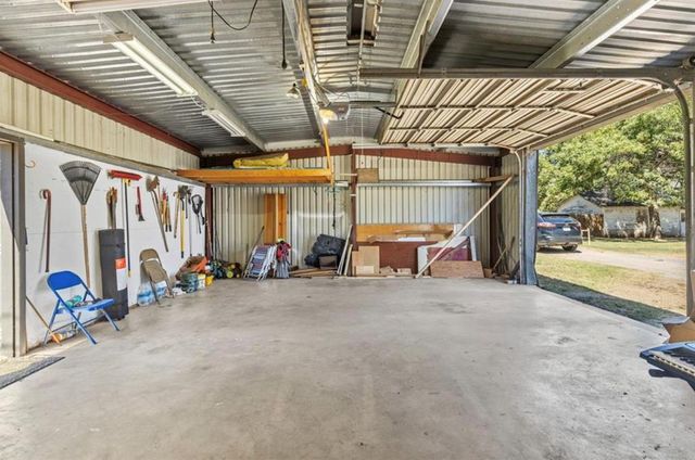 1425 S 14th Street, Chickasha, OK 73018