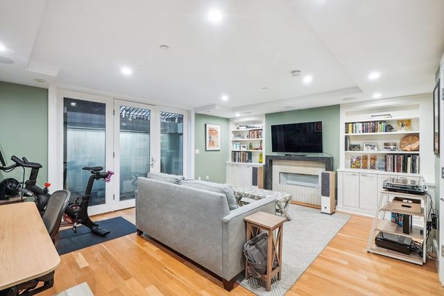 196 West Springfield St 1, Boston, MA 02118