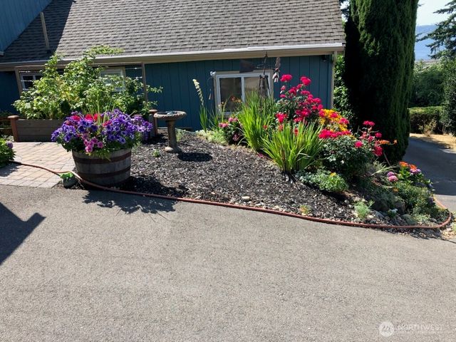 6234 NE 182nd Street, Kenmore, WA 98028