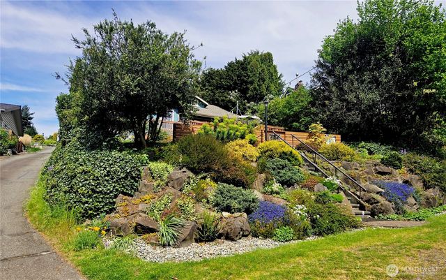 6234 NE 182nd Street, Kenmore, WA 98028