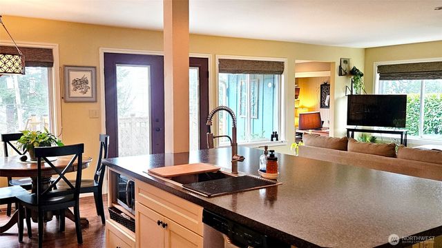 6234 NE 182nd Street, Kenmore, WA 98028