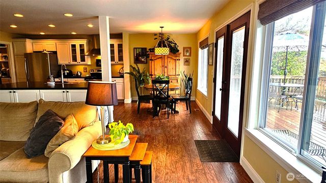 6234 NE 182nd Street, Kenmore, WA 98028