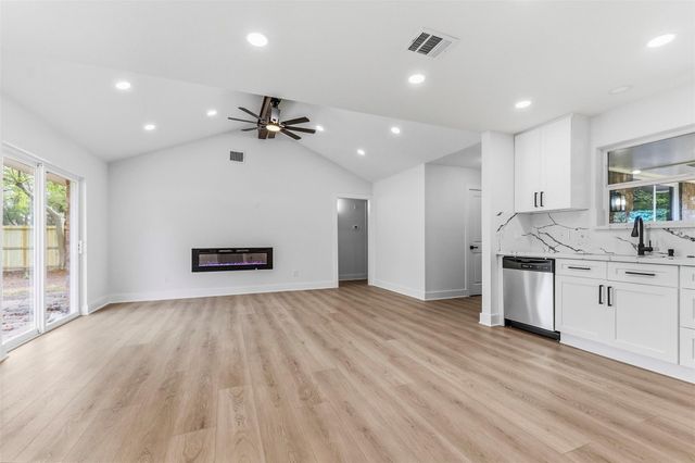 7502 Woodsman Trail, Houston, TX 77040