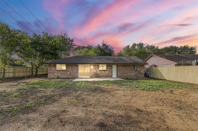 7502 Woodsman Trail, Houston, TX 77040