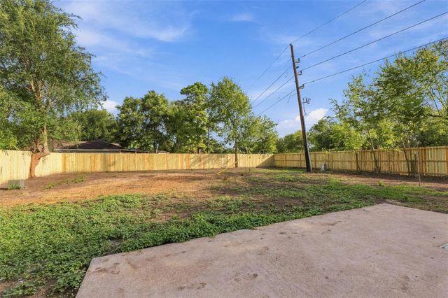 7502 Woodsman Trail, Houston, TX 77040