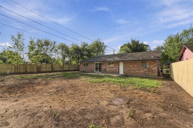 7502 Woodsman Trail, Houston, TX 77040