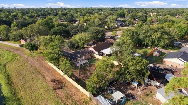 7502 Woodsman Trail, Houston, TX 77040