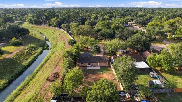 7502 Woodsman Trail, Houston, TX 77040