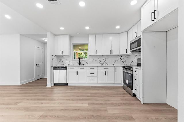 7502 Woodsman Trail, Houston, TX 77040