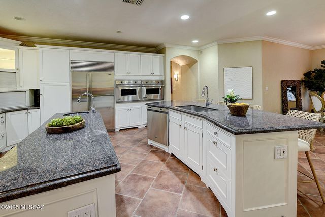 3613 E Placita Lindura, Tucson, AZ 85718