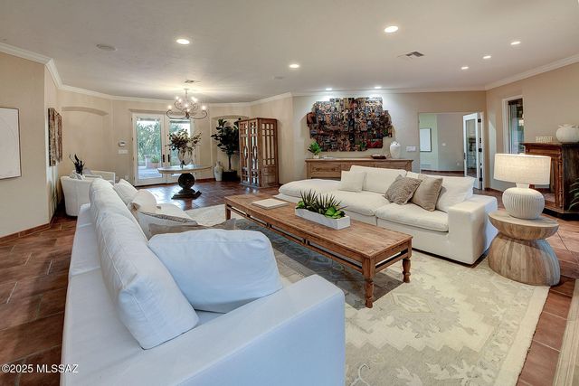 3613 E Placita Lindura, Tucson, AZ 85718