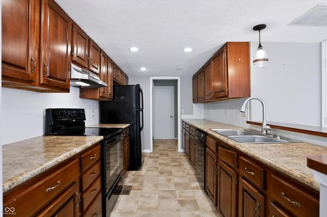 512 Conner Creek Drive, Fishers, IN 46038