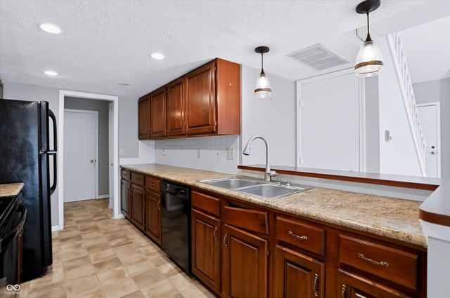 512 Conner Creek Drive, Fishers, IN 46038