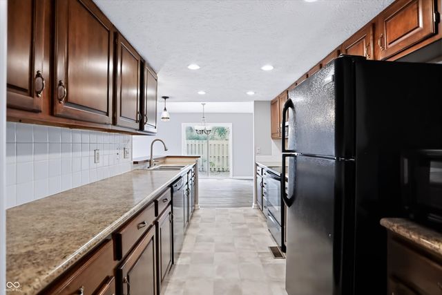 512 Conner Creek Drive, Fishers, IN 46038
