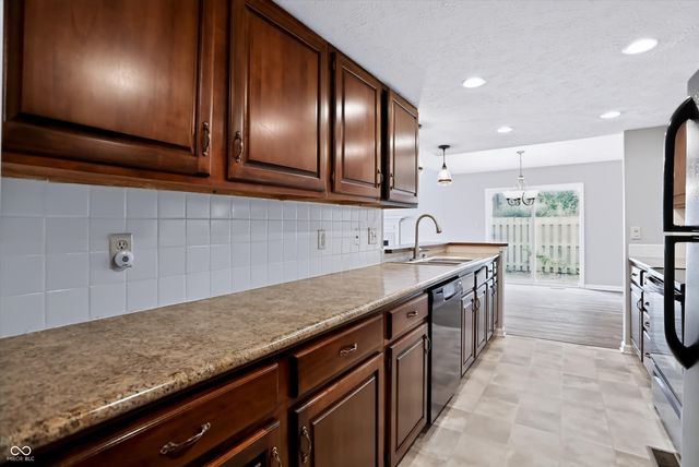 512 Conner Creek Drive, Fishers, IN 46038