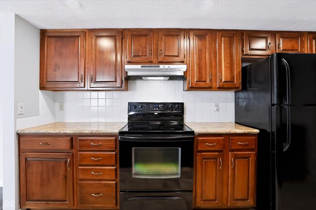 512 Conner Creek Drive, Fishers, IN 46038
