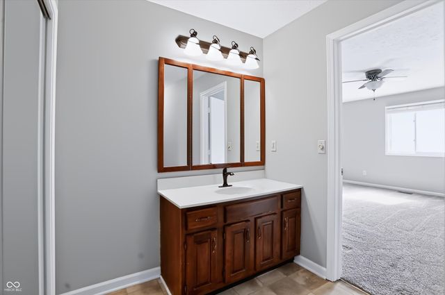 512 Conner Creek Drive, Fishers, IN 46038