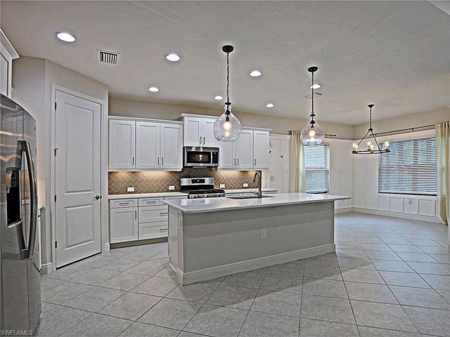 7652 Cypress Walk DR, Fort Myers, FL 33966