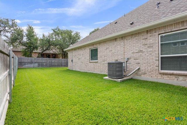 1330 Logan Boulevard, Salado, TX 76571