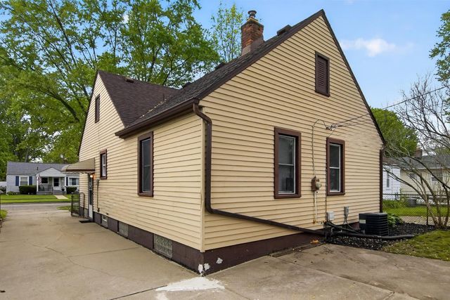 9608 Tecumseh Avenue, Redford Charter Twp, MI 48239