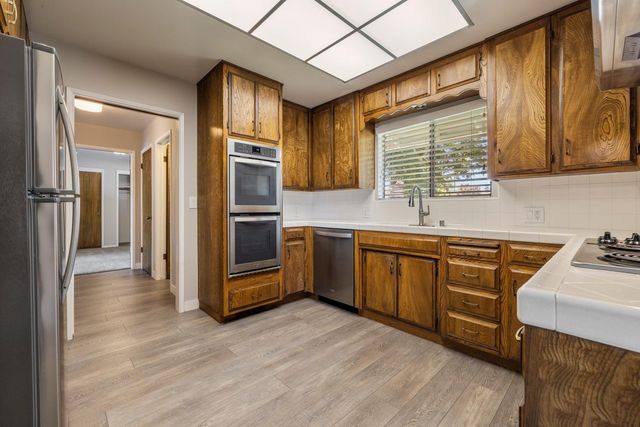 710 Leveland Ln, Modesto, CA 95350