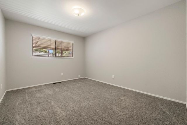 710 Leveland Ln, Modesto, CA 95350
