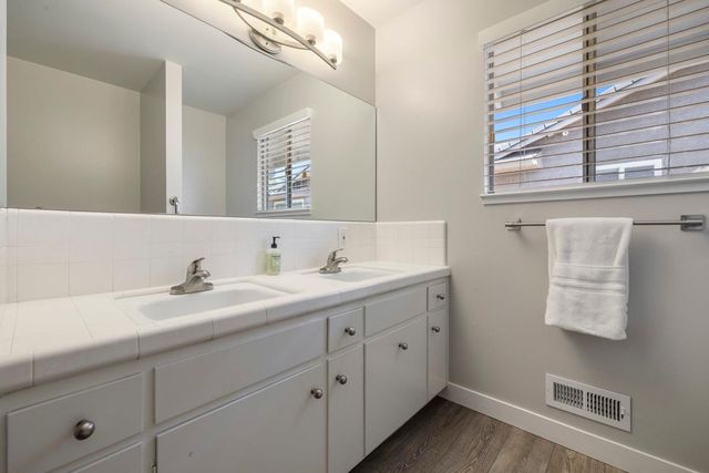 710 Leveland Ln, Modesto, CA 95350